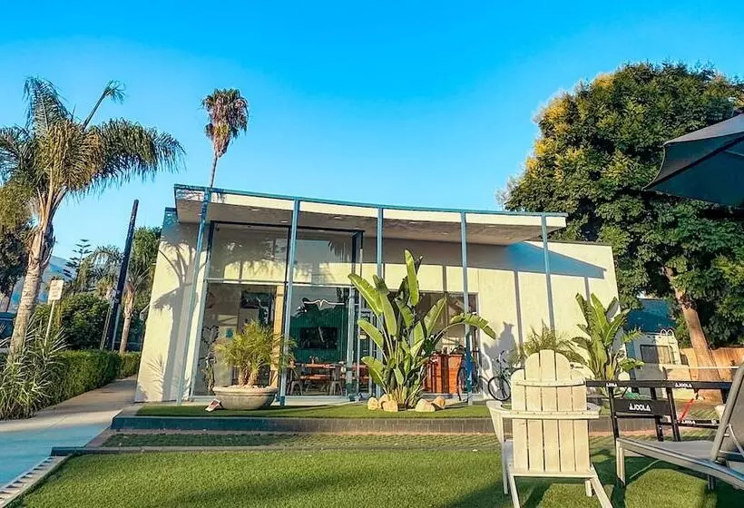 Ith Santa Barbara Beach Hostel