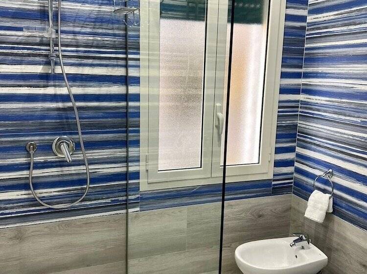 پانسیون Punto House