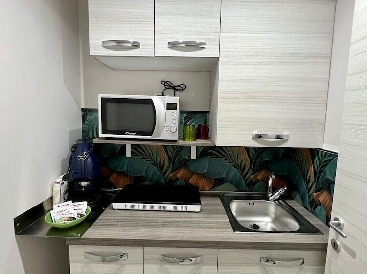 پانسیون Punto House