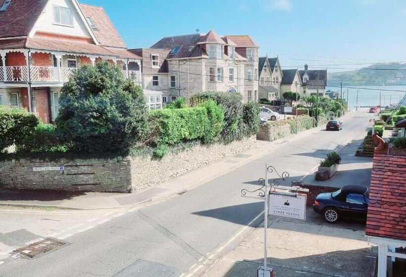 Beachcomber Holiday Apartments