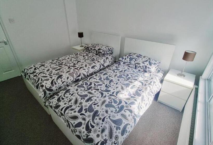 Beachcomber Holiday Apartments