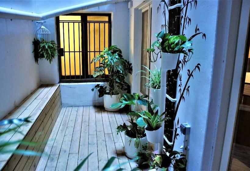 تختخواب و صبحانه Bird House