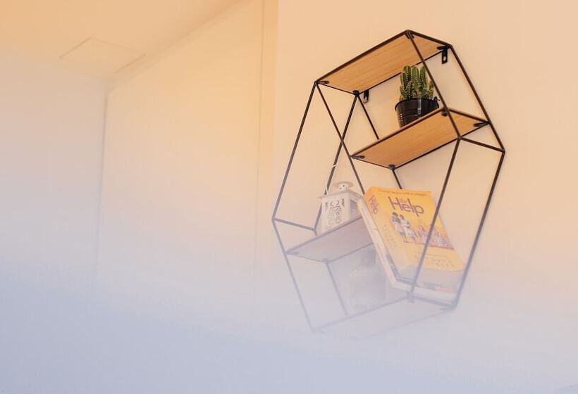 تختخواب و صبحانه Bird House