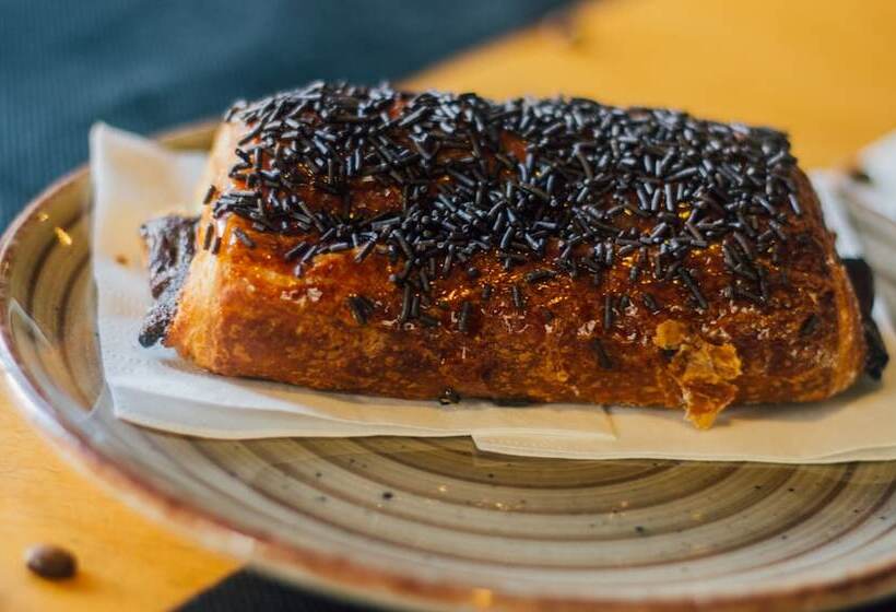 تختخواب و صبحانه Bird House