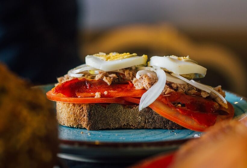 تختخواب و صبحانه Bird House