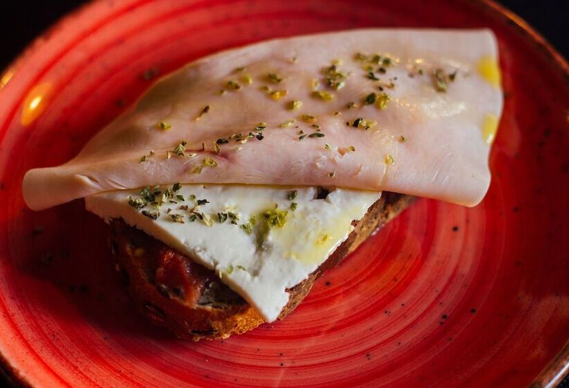 تختخواب و صبحانه Bird House