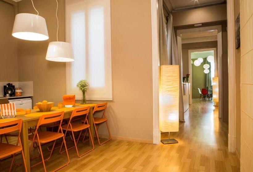 Born Barcelona Hostel