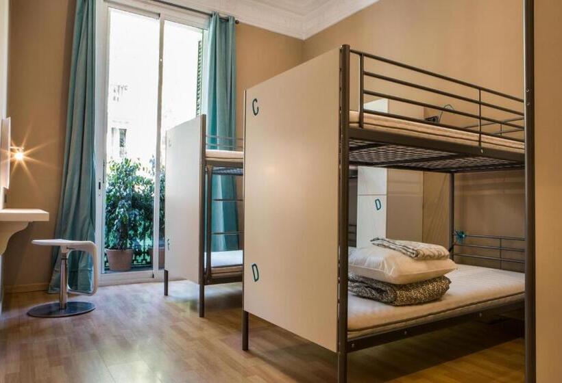 Born Barcelona Hostel