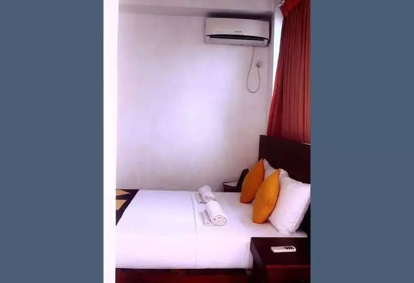 هتل 256 Townhouse Rest