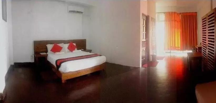 هتل 256 Townhouse Rest