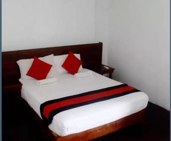 هتل 256 Townhouse Rest