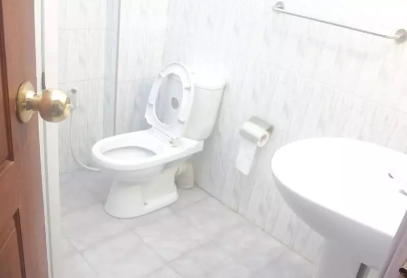 هتل 256 Townhouse Rest