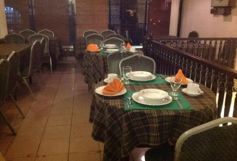 هتل 256 Townhouse Rest