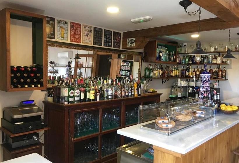 Отель Colonial De Santillana