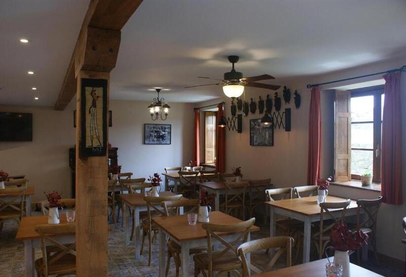 Отель Colonial De Santillana