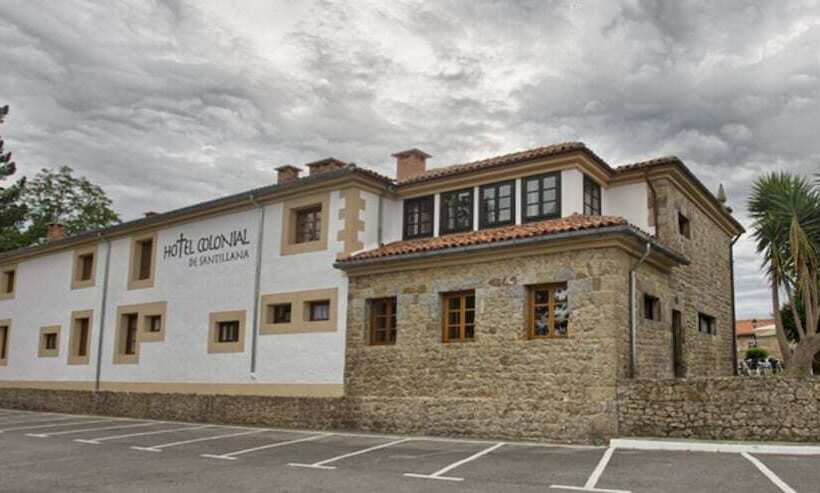 Отель Colonial De Santillana