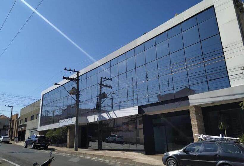 酒店 E Restaurante Canta Galo