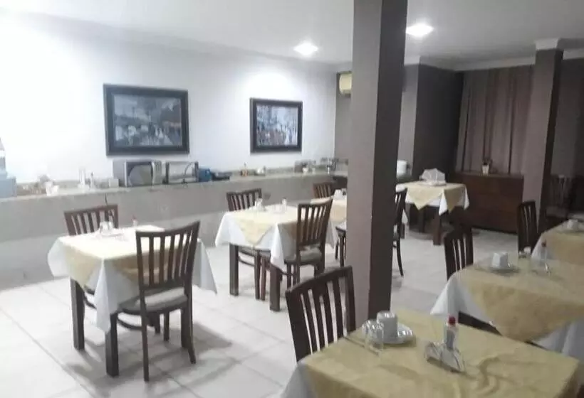 ホテル E Restaurante Canta Galo