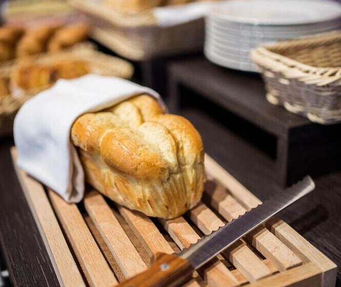 Отель Eurocentre 3 Toulouse Nord