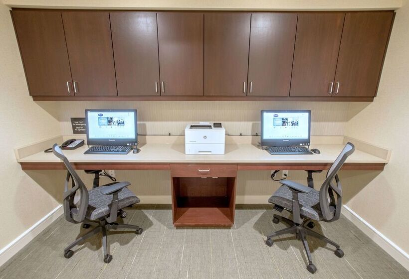 فندق Hampton Inn By Hilton Amesbury