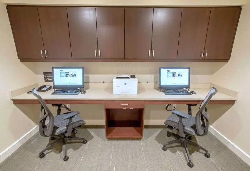 ホテル Hampton Inn By Hilton Amesbury