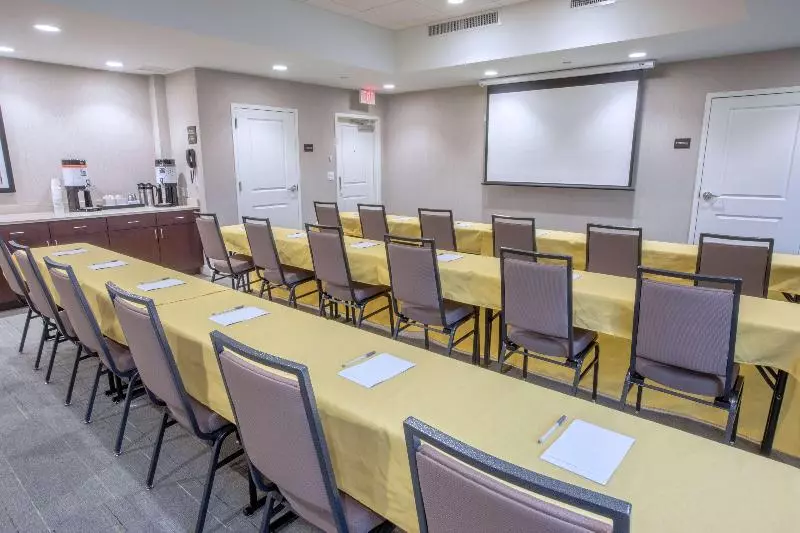 ホテル Hampton Inn By Hilton Amesbury