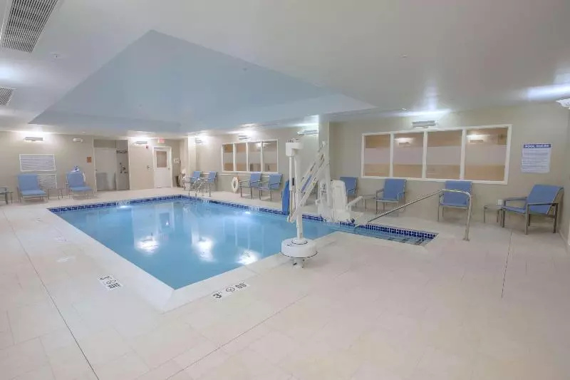 ホテル Hampton Inn By Hilton Amesbury