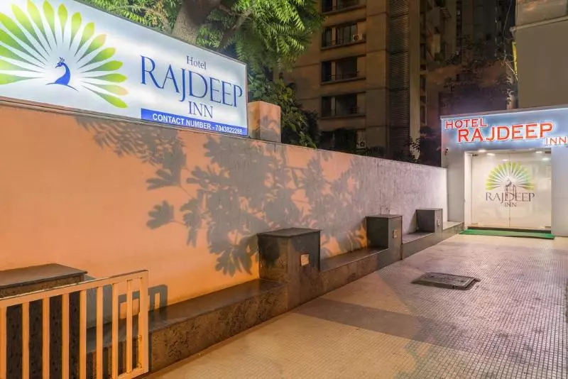 ホテル Rajdeep Inn
