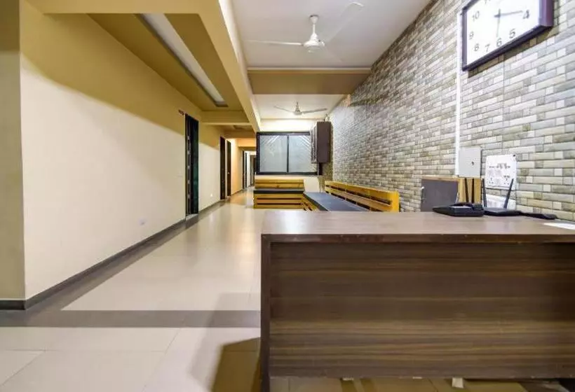 ホテル Rajdeep Inn