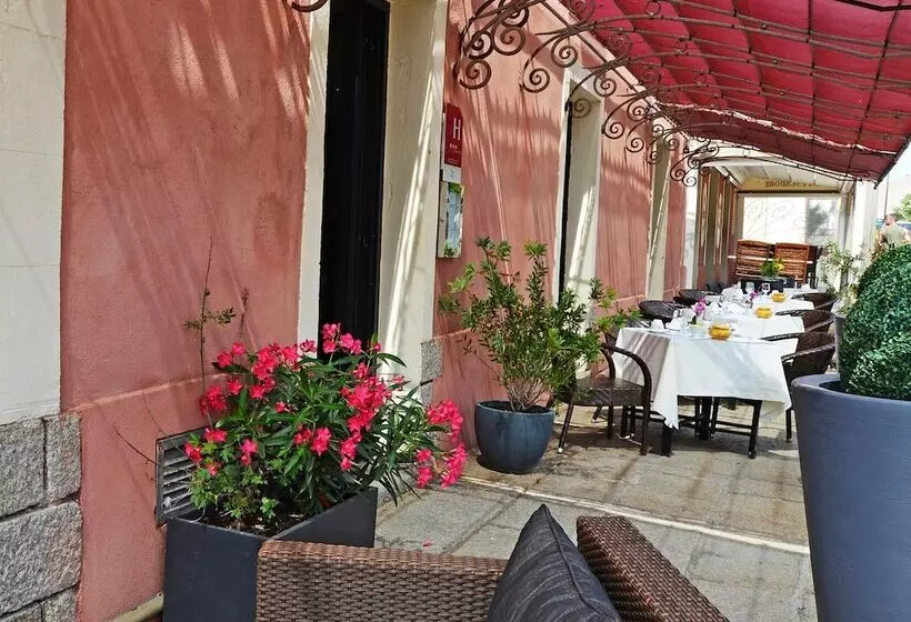 ホテル Restaurant Christophe Colomb