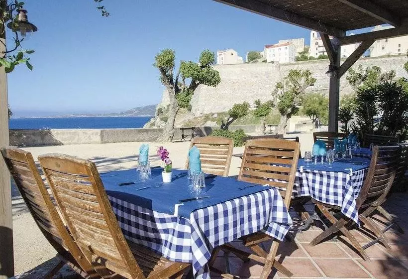 ホテル Restaurant Christophe Colomb