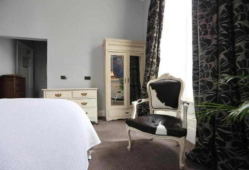 בית מלון כפרי The Crown And Sceptre