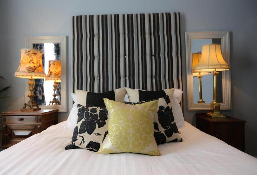 בית מלון כפרי The Crown And Sceptre