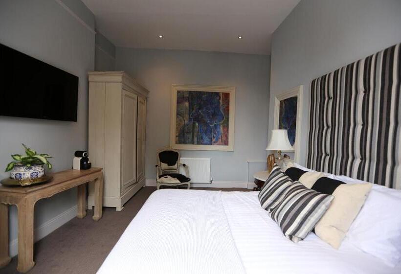 בית מלון כפרי The Crown And Sceptre