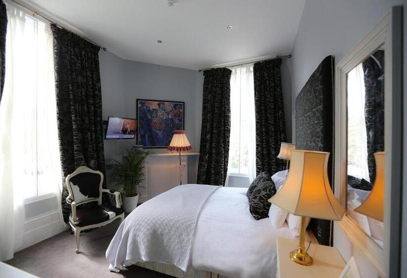 בית מלון כפרי The Crown And Sceptre