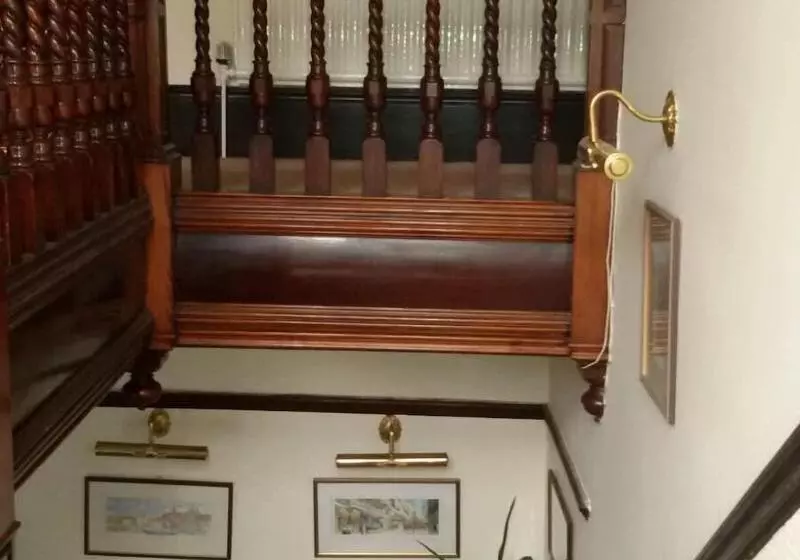 Majatalo Bonkle House