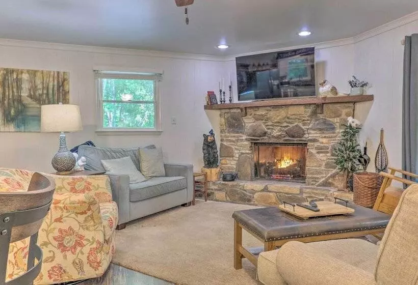 Beautiful Connestee Falls Home W/ Porch In Brevard