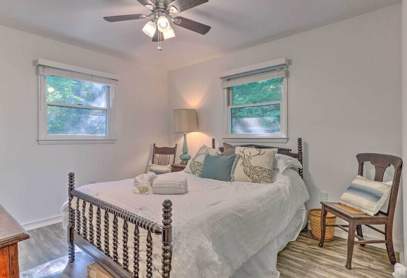 Beautiful Connestee Falls Home W/ Porch In Brevard