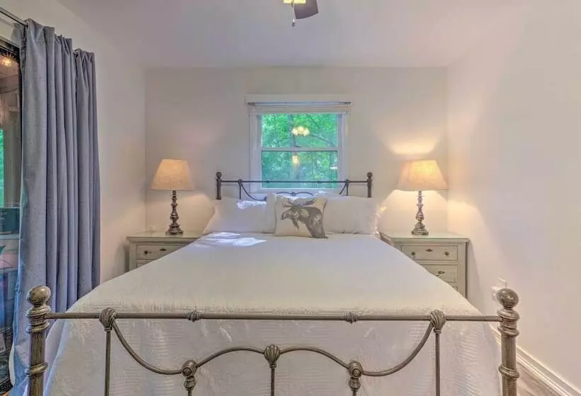 Beautiful Connestee Falls Home W/ Porch In Brevard