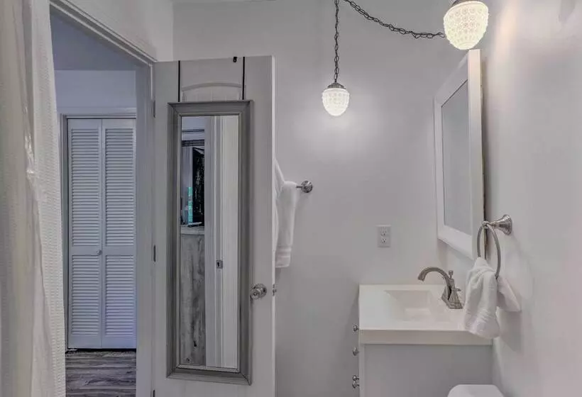 Beautiful Connestee Falls Home W/ Porch In Brevard