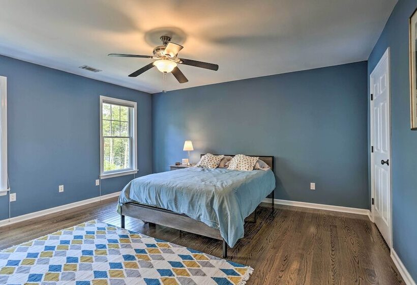 Beautiful Lakefront Retreat W/ Deck & Views!