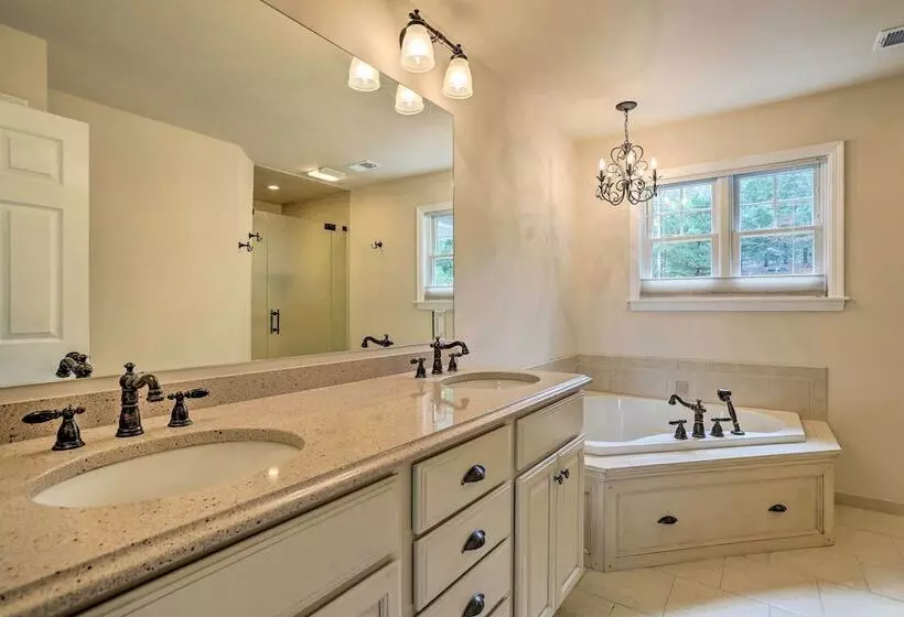 Beautiful Lakefront Retreat W/ Deck & Views!