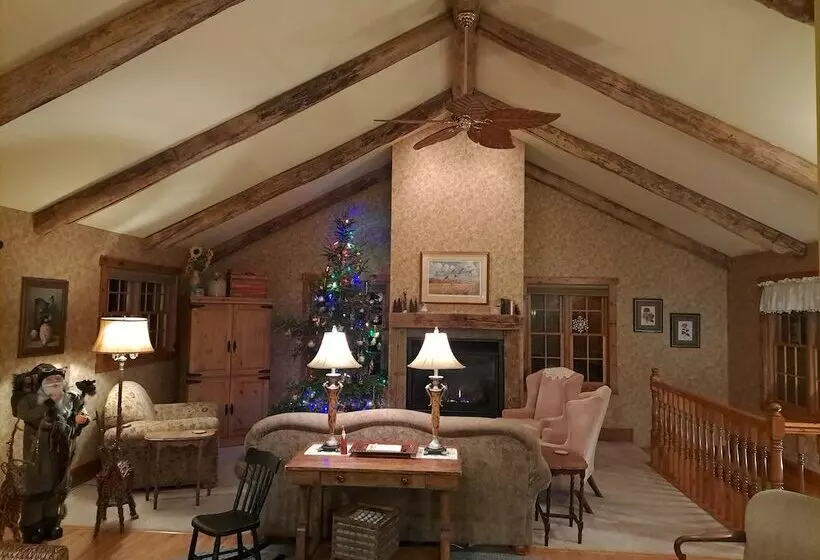 تختخواب و صبحانه Chanticleer Cabins
