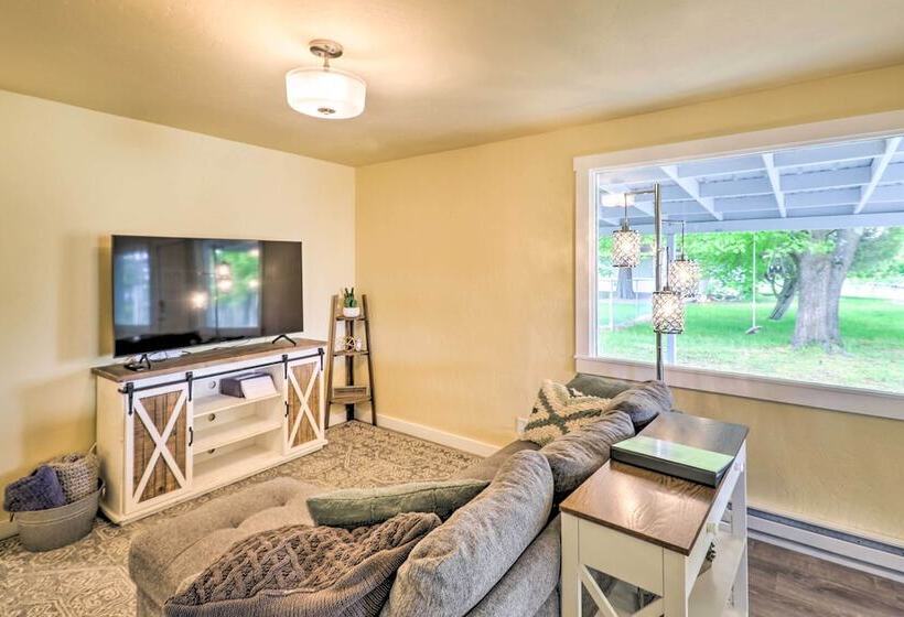 Bigfork Home W/ Mtn Views   Close To Lake!