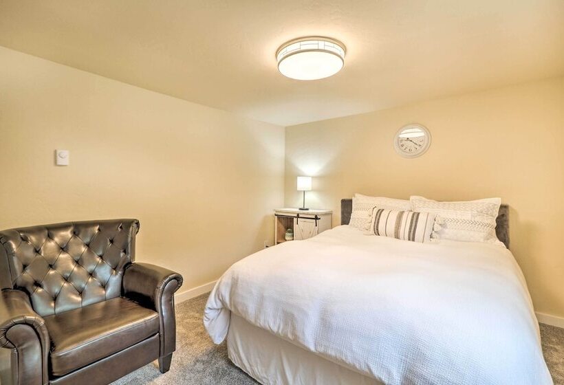 Bigfork Home W/ Mtn Views   Close To Lake!