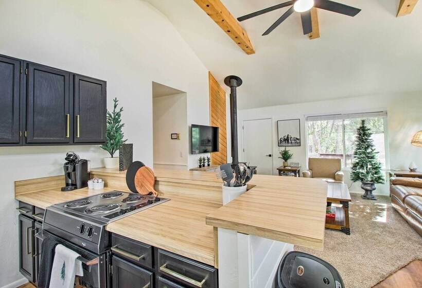 Near Hiking: Modern Heber Overgaard Cabin W/ Deck