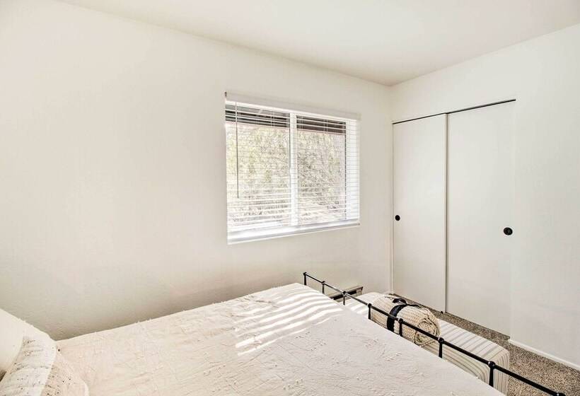 Near Hiking: Modern Heber Overgaard Cabin W/ Deck