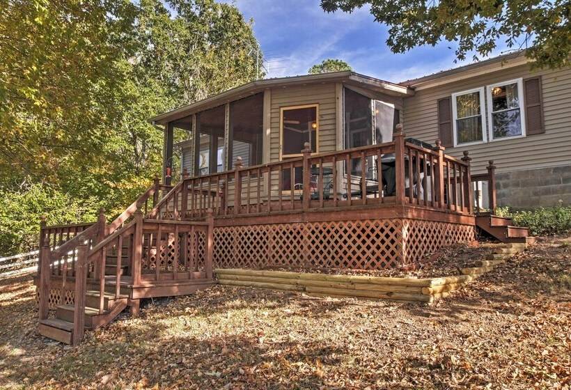 Captivating Cadiz Hideaway W/ Deck On Lake Barkley