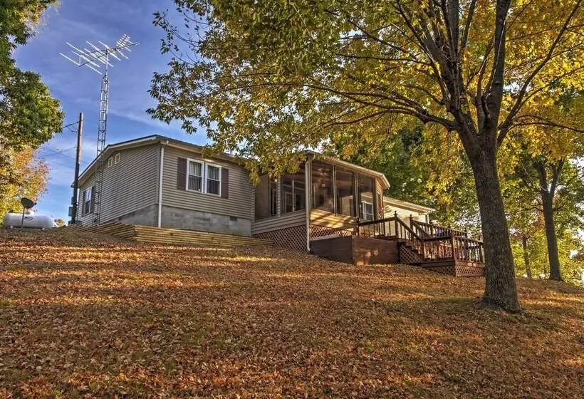 Captivating Cadiz Hideaway W/ Deck On Lake Barkley