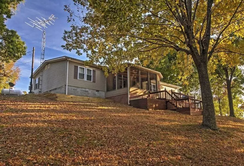 Captivating Cadiz Hideaway W/ Deck On Lake Barkley